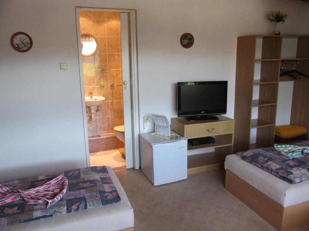 Pension U Vlášků Karlovy Vary Habitación foto